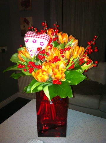 Dom här fina blommorna fick jag av Peter / I got these beautiful flowers from Peter